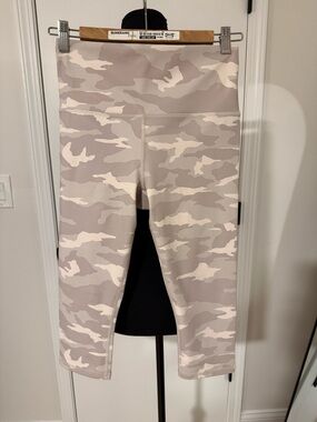 Athleta Girls Neutral Camo Capri Leggings - Beige & Light Gray